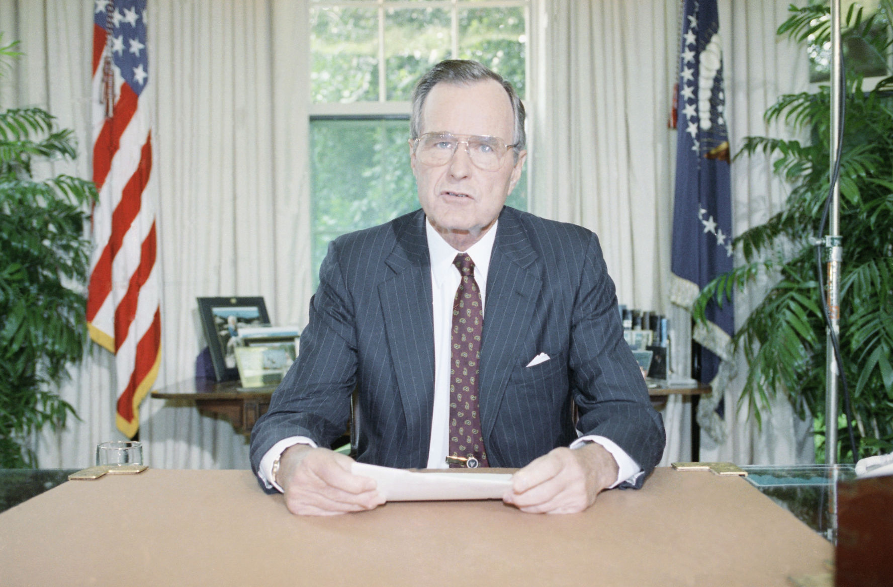 1990: Bush Iraq